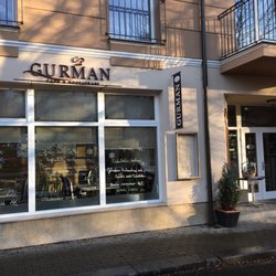 Gurman Cafe & Restaurant - Vchod