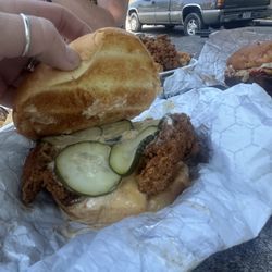 Pete’s Fried Chicken - Mmmmmm DELICIUOS Chicken Sammie