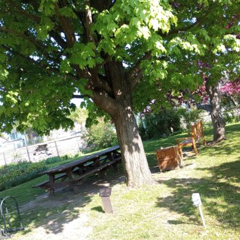 Maplelawn Garden - Picnic tables, benches and bike rack - Parks Near Me - Ottawa, Ontario