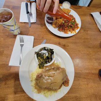 Les Sisters' Southern Kitchen - Cajun/Creole Near Me - Winnetka, California