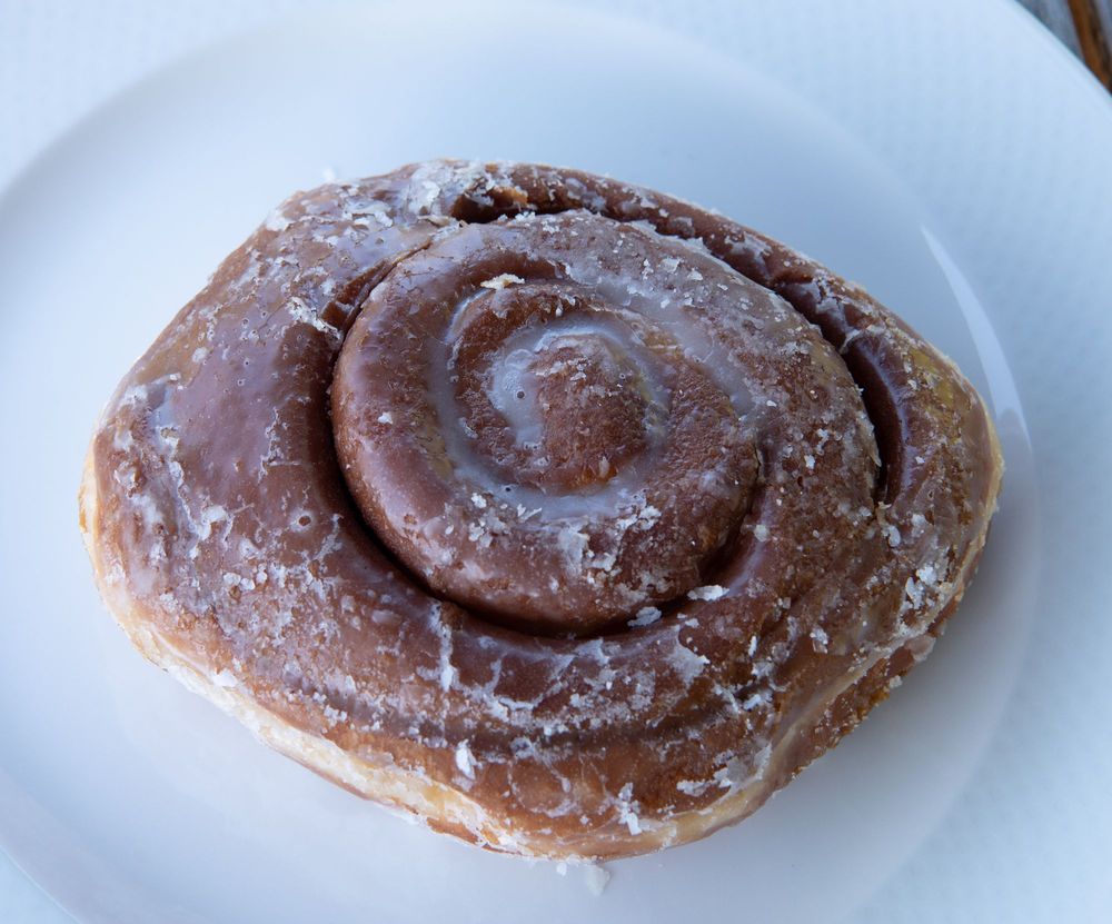 Frank's Donuts Logo