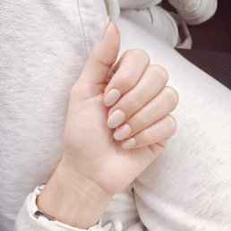 Lina did my nails & it looks so natural even with the uv gel. I love her!