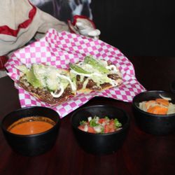 Que Chido Restaurant - Tostadas mexicanas