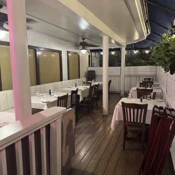 Ziggie & Mad Dog's - Outdoor dining - Seafood Near Me - Islamorada, Florida