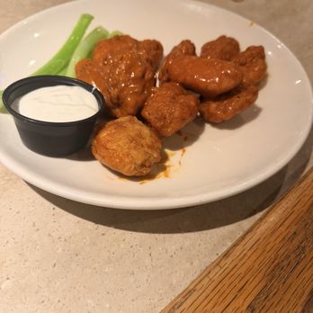 Applebee's Grill + Bar - Boneless wings - American Near Me - Brentwood, New York Applebee's Grill + Bar - Boneless wings - American Near Me - Brentwood, New York