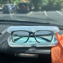 My glasses! My glasses!