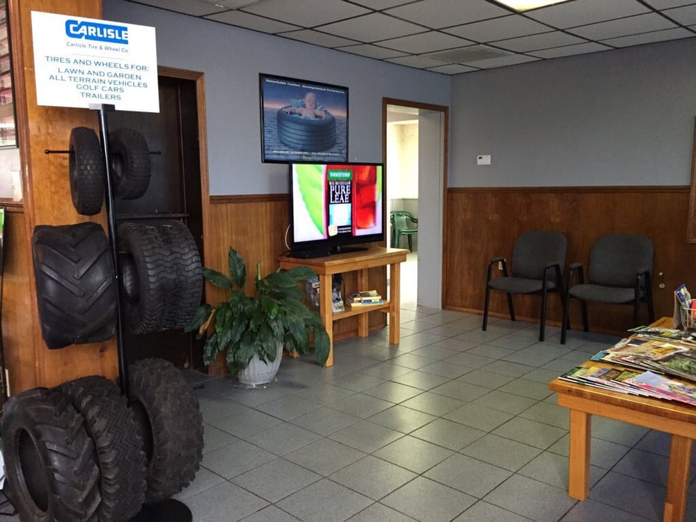 CAMPUS AUTO & TIRE Updated September 2024 1404 Independence St