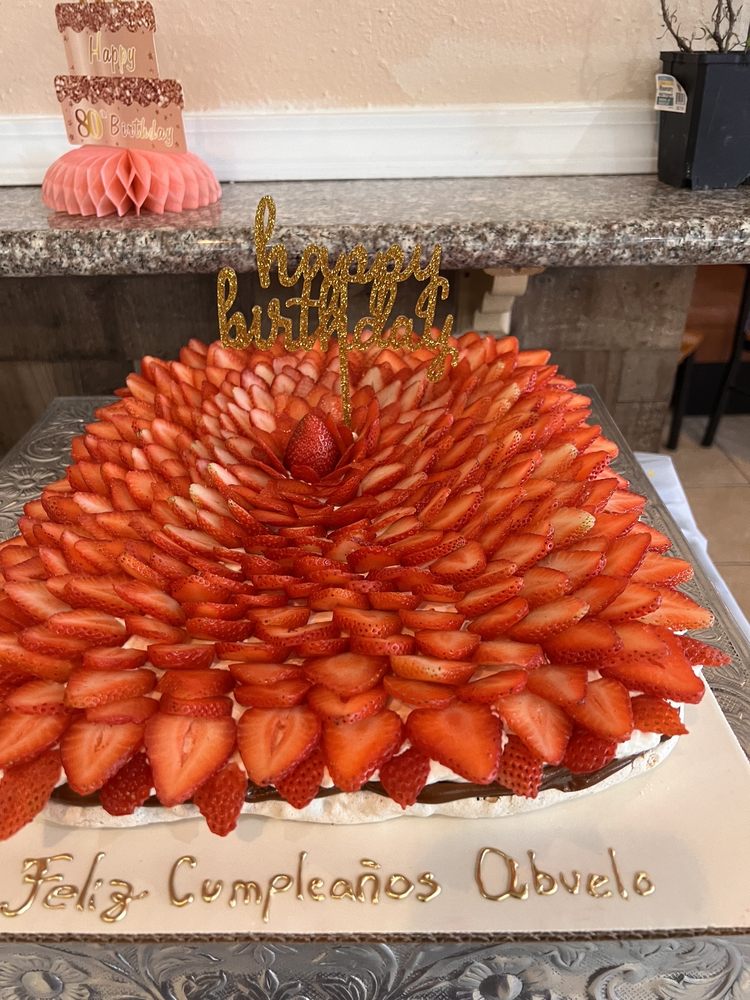 Photos of SMALLCAKES PEARLAND PARKWAY Updated August 2024 45 Photos