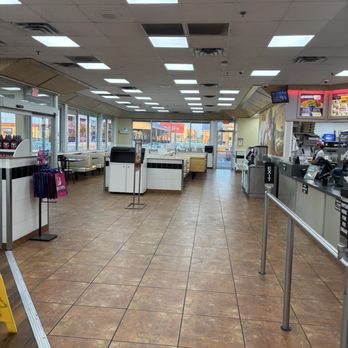 Braum's - Lobby - Ice Cream & Frozen Yogurt Near Me - Shawnee, Oklahoma Braum's - Lobby - Ice Cream & Frozen Yogurt Near Me - Shawnee, Oklahoma
