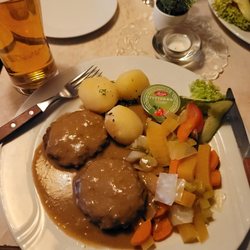 Dovrehallen - Very good reindeer meatballs