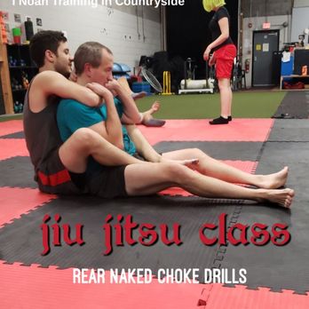 I Noah Training Program - Group jiu jitsu training at I Noah training in Countryside - Kickboxing Near Me - Countryside, Illinois