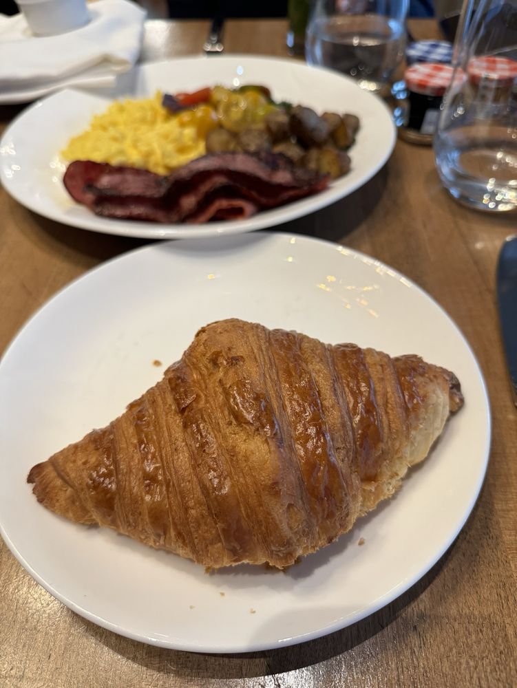 Mezzanine - vineyard in New York, NY