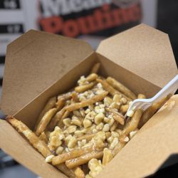 Mean Poutine - Poutine + Vegetarian Gravy + Cheese