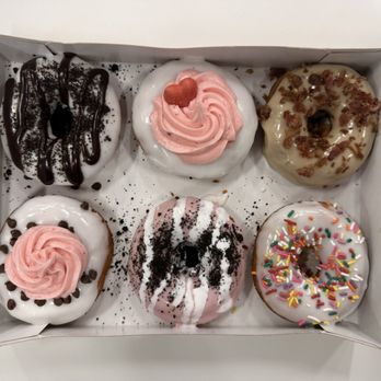 Duck Donuts - Cookies & Cream Strawberry with buttercream Maple Bacon Vanilla with buttercream Neapolitan Vanilla Confetti - Donuts Near Me - Walnut Creek, California
