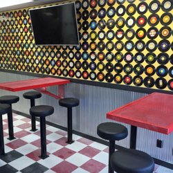 Rock'n Roosters Donuts - 50s theme