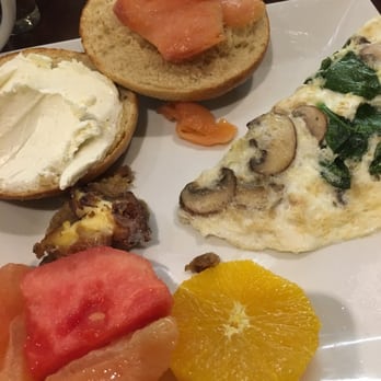 Tradewinds Restaurant - My selections on my first run...a little taste of everything. Egg white omelet with mushrooms, spinach and feta. - American Near Me - Orlando, Florida