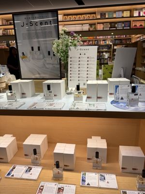 GINZA TSUTAYA BOOKS by null