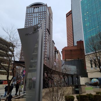 PNC Triangle Park - Parks Near Me - Pittsburgh, Pennsylvania PNC Triangle Park - Parks Near Me - Pittsburgh, Pennsylvania