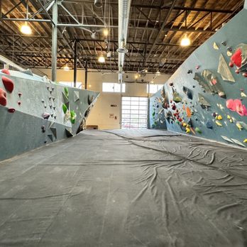 Bouldering Project - The Granary - Rock Climbing Near Me - Salt Lake City, Utah