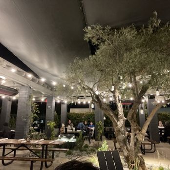Eureka! - Outdoor patio. - American Near Me - Clovis, California
