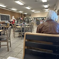 GreeneBow's - Interior on a Sunday around noon