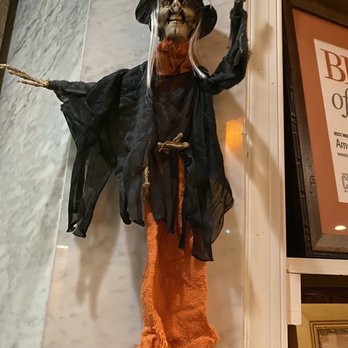 Amoo's Restaurant - Halloween decoration - Persian/Iranian Near Me - McLean, Virginia