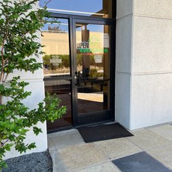 Evergreen Urgent Care- 360 Degree Medical Clinic - Very nice and clean, easy to find and parking isn't a problem.