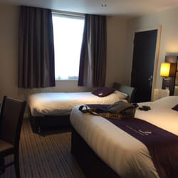 Premier Inn Manchester Salford Central - Room 2