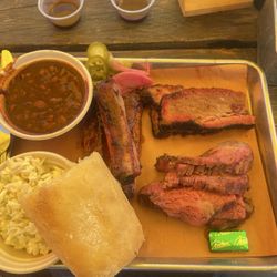 Marias Smoking BBQ Mix - BBQ slow-cooked perfection, where smoky aromas meet tender, juicy meats.