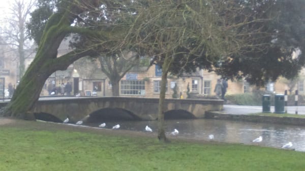 Bourton-on-the-Water by null