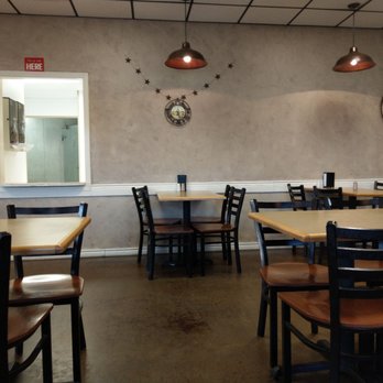 Hud's - Order at the counter and pick it up at this window further back. - Fast Food Near Me - Amarillo, Texas