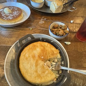 Five Oaks Farm Kitchen - I got the chicken pot pie - the entire reason I wanted us to go to this restaurant. Large portion! Absolutely delicious. - Breakfast & Brunch Near Me - Sevierville, Tennessee