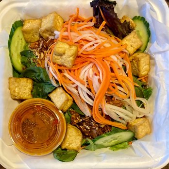 Otter Bar And Burger - Spicy Otter Salad (vegan) - Bars Near Me - Seattle, Washington