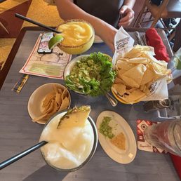 Mango margarita, pinacolada margarita, Guacamole Fresco Mango margarita, pinacolada margarita, Guacamole Fresco