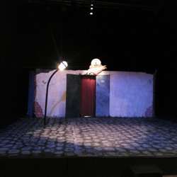 La Fundición - Esperando a ver la obra "La luna me mata".