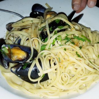Zefferelli's - Linguine Vongole....usually with clams, but they were out, so we took the mussels offered - Italian Near Me - Vancouver, British Columbia Zefferelli's - Linguine Vongole....usually with clams, but they were out, so we took the mussels offered - Italian Near Me - Vancouver, British Columbia