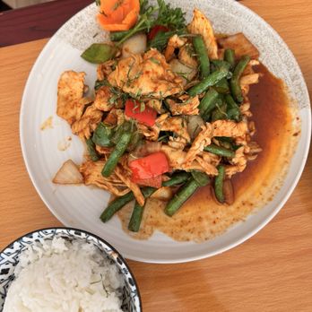 Lamoon Thai Restaurant - Pad Prik Khing - Thai Near Me - Mundelein, Illinois Lamoon Thai Restaurant - Pad Prik Khing - Thai Near Me - Mundelein, Illinois