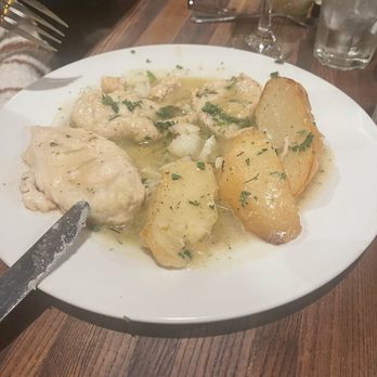 Raffi's Locale - Chicken vesuvio - Italian Near Me - Chicago, Illinois