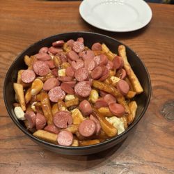 La Belle et La Boeuf - Sausage poutine