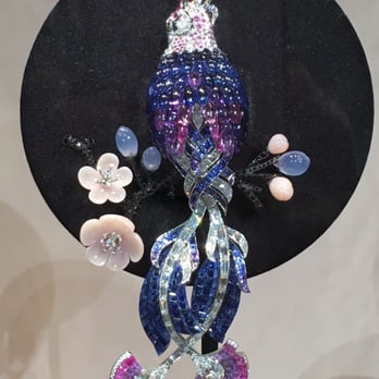 Van Cleef & Arpels - Jewelry Near Me - Beverly Hills, California Van Cleef & Arpels - Jewelry Near Me - Beverly Hills, California