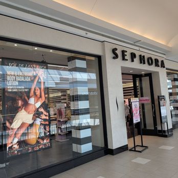 SEPHORA - Storefront - Cosmetics & Beauty Supply Near Me - Winnipeg, Manitoba