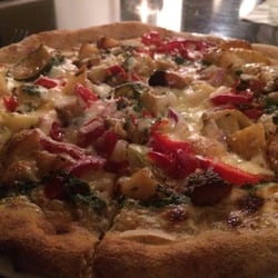 Armando's Cafe Pizza Bar - Pizza m. kartofler, rosmarin og aubergine