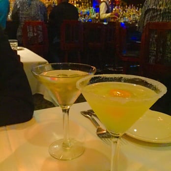 Morton's The Steakhouse - Great shaken and blended martinis served in large glasses like how it should be - Steakhouses Near Me - Honolulu, Hawaii