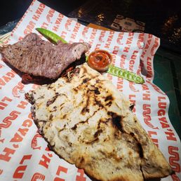 Tlayuda con 3 carnes
