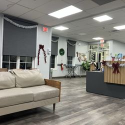 Eclipse Specialty and Emergency Pet Care - Front entrance and reception desk