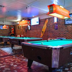 Mugs & Jugs - Pool tables