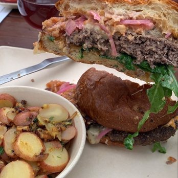 The Bine Beer & Food - High quality grub - Beer Bar Near Me - Bothell, Washington