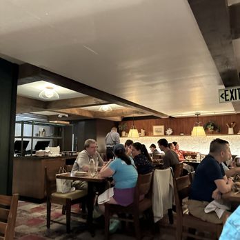 MoCo's Founding Farmers - Upper level - New American Near Me - Potomac, Maryland MoCo's Founding Farmers - Upper level - New American Near Me - Potomac, Maryland
