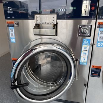 Laundry Lands - $9 Washer (PayRange) - Laundromat Near Me - Fullerton, California Laundry Lands - $9 Washer (PayRange) - Laundromat Near Me - Fullerton, California