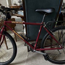 Wheels In Motion Skate and Bike Shop - 1990's Specialized Rockhopper mountain bike.